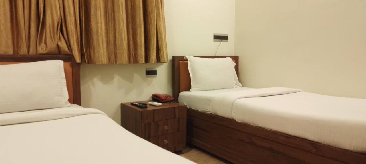 Shine Hospitality Palace มุมไบ ภายนอก รูปภาพ