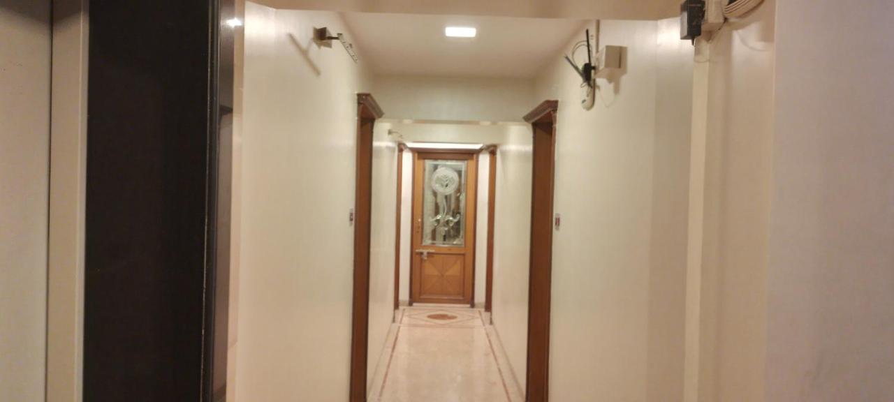 Shine Hospitality Palace มุมไบ ภายนอก รูปภาพ