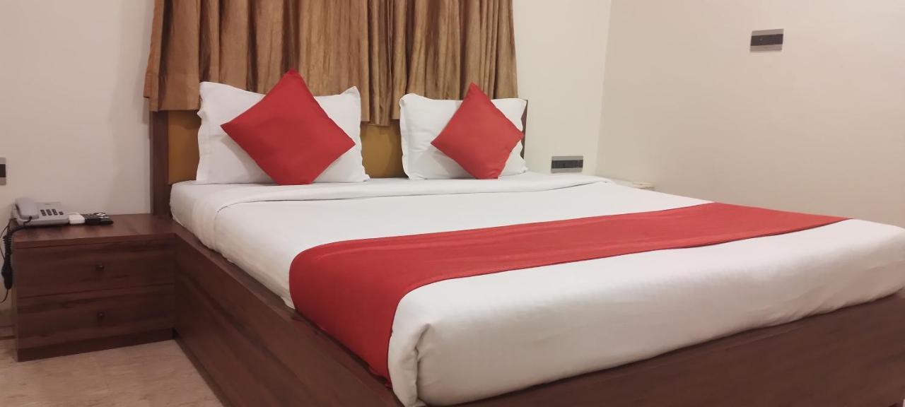 Shine Hospitality Palace มุมไบ ภายนอก รูปภาพ